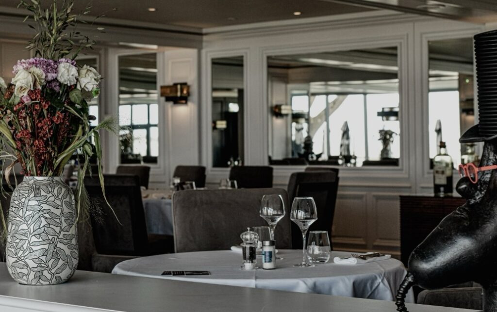 Intérieur HR Beach Brasserie